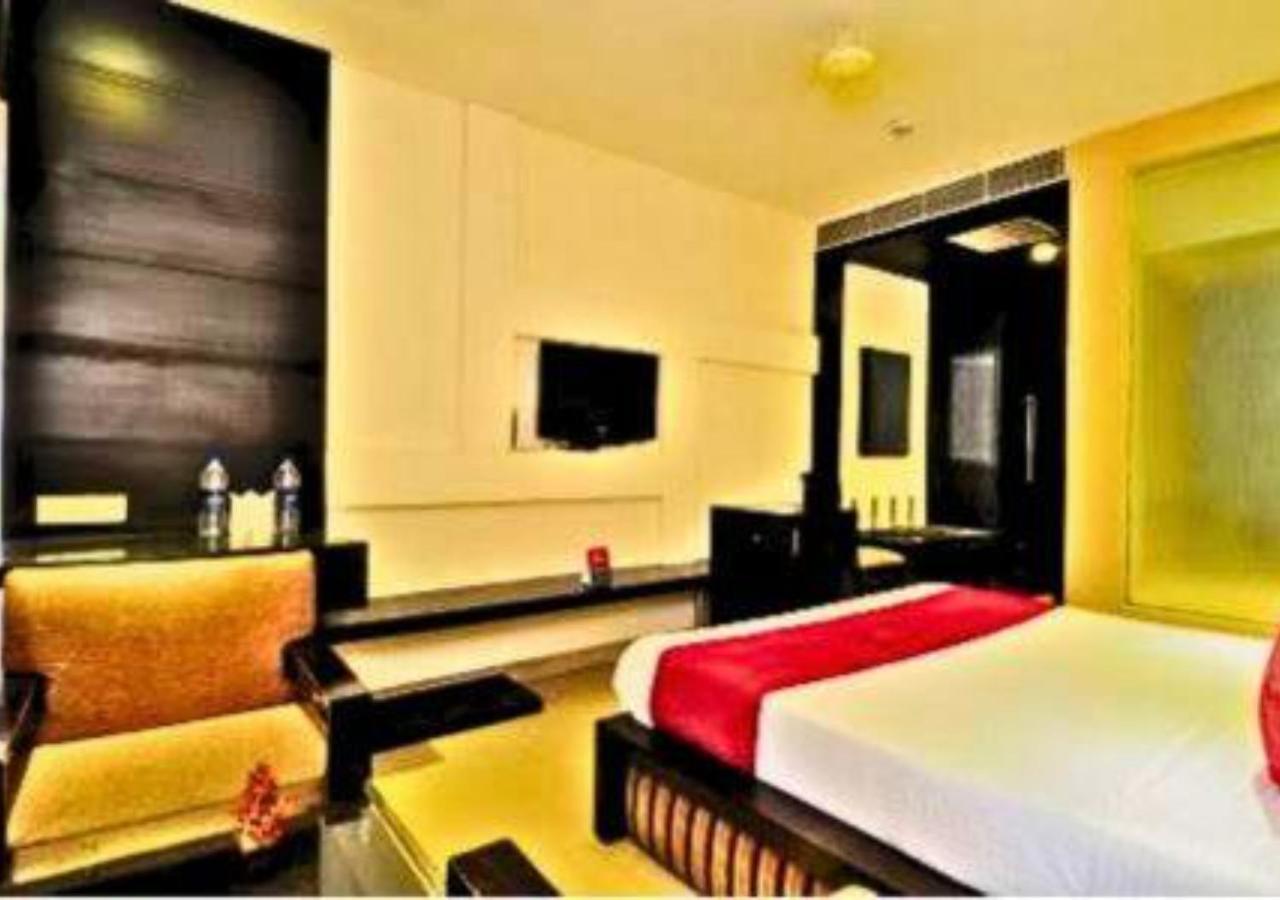 Hotel Landmark Chandīgarh Dış mekan fotoğraf