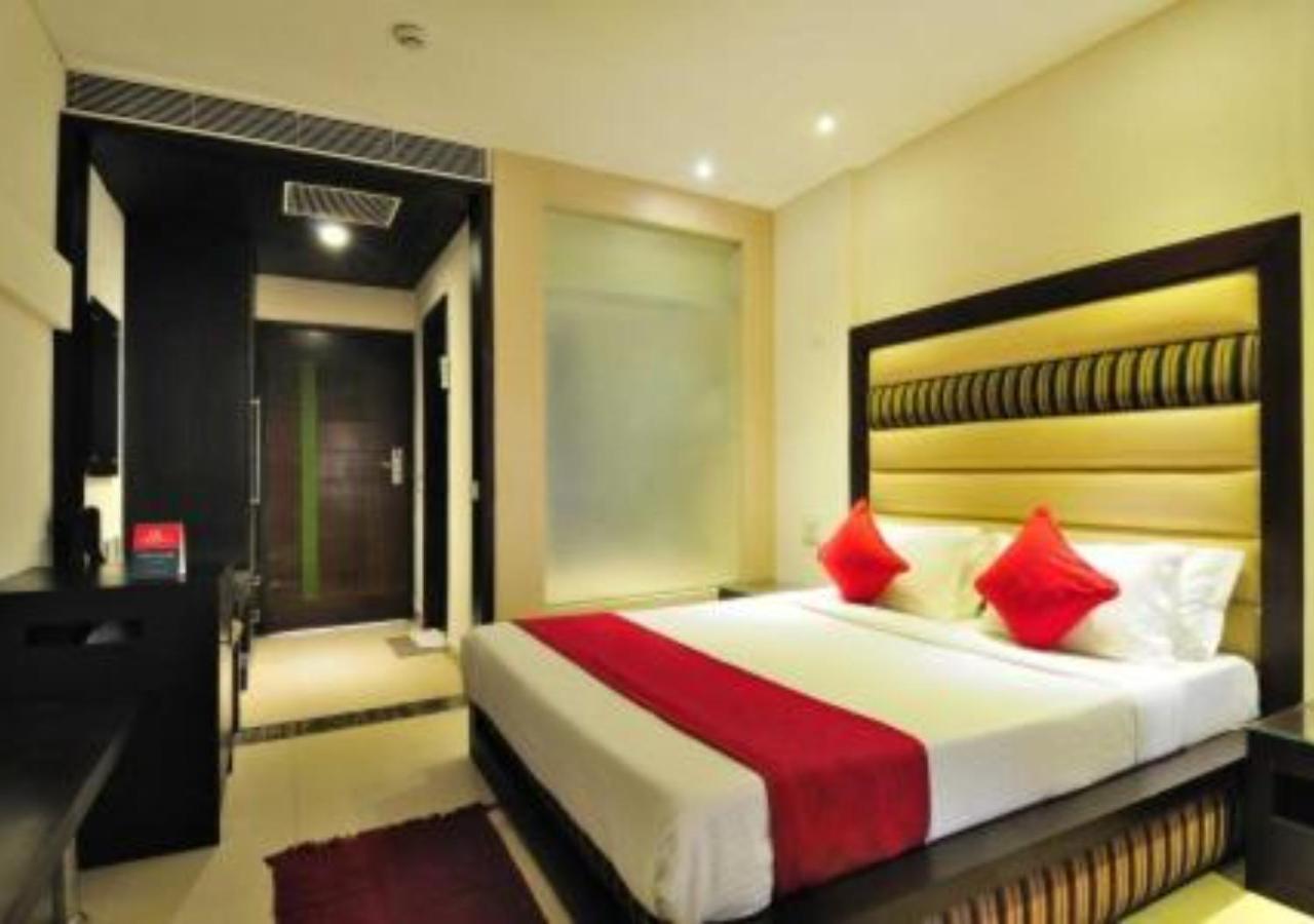 Hotel Landmark Chandīgarh Dış mekan fotoğraf