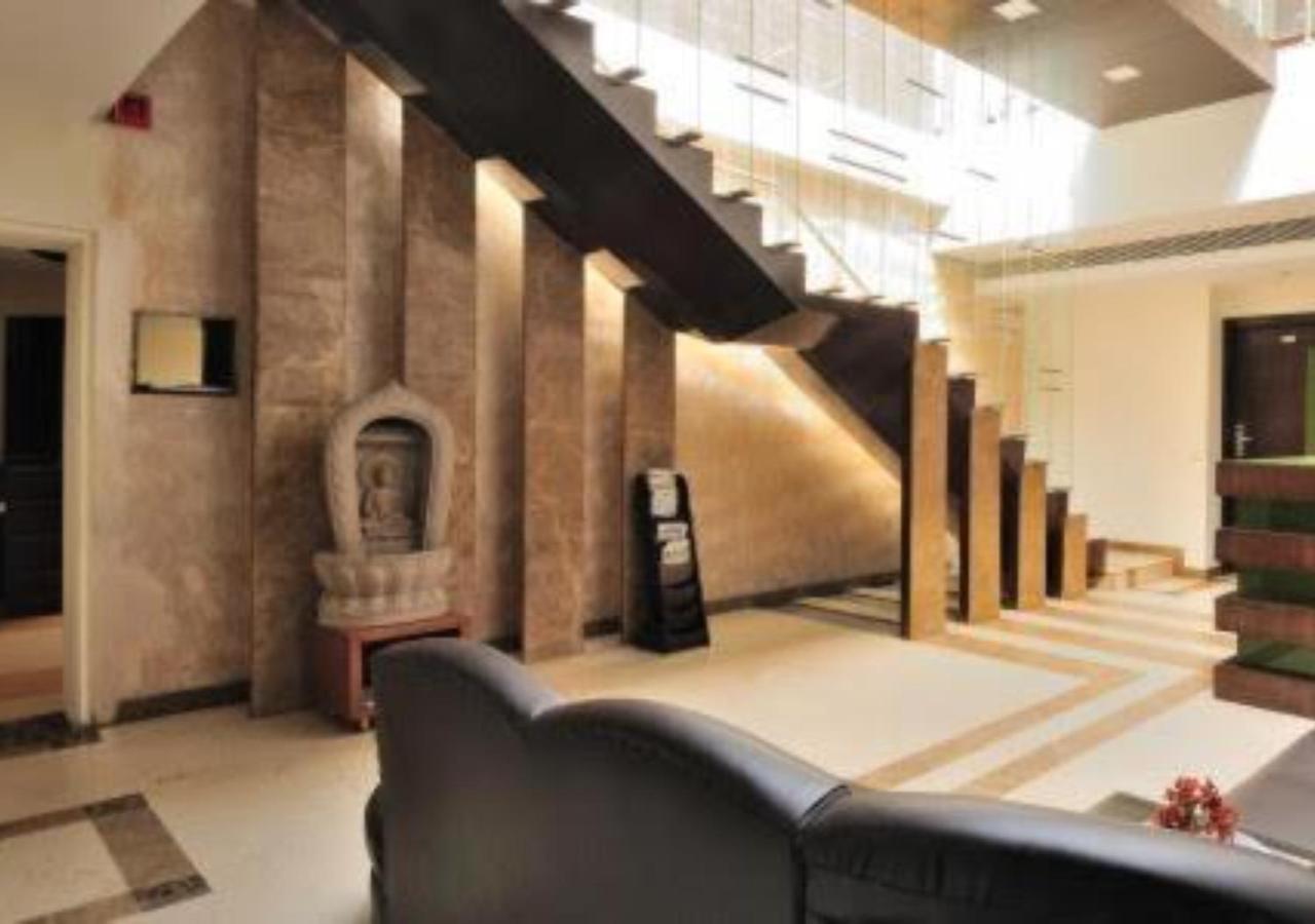 Hotel Landmark Chandīgarh Dış mekan fotoğraf