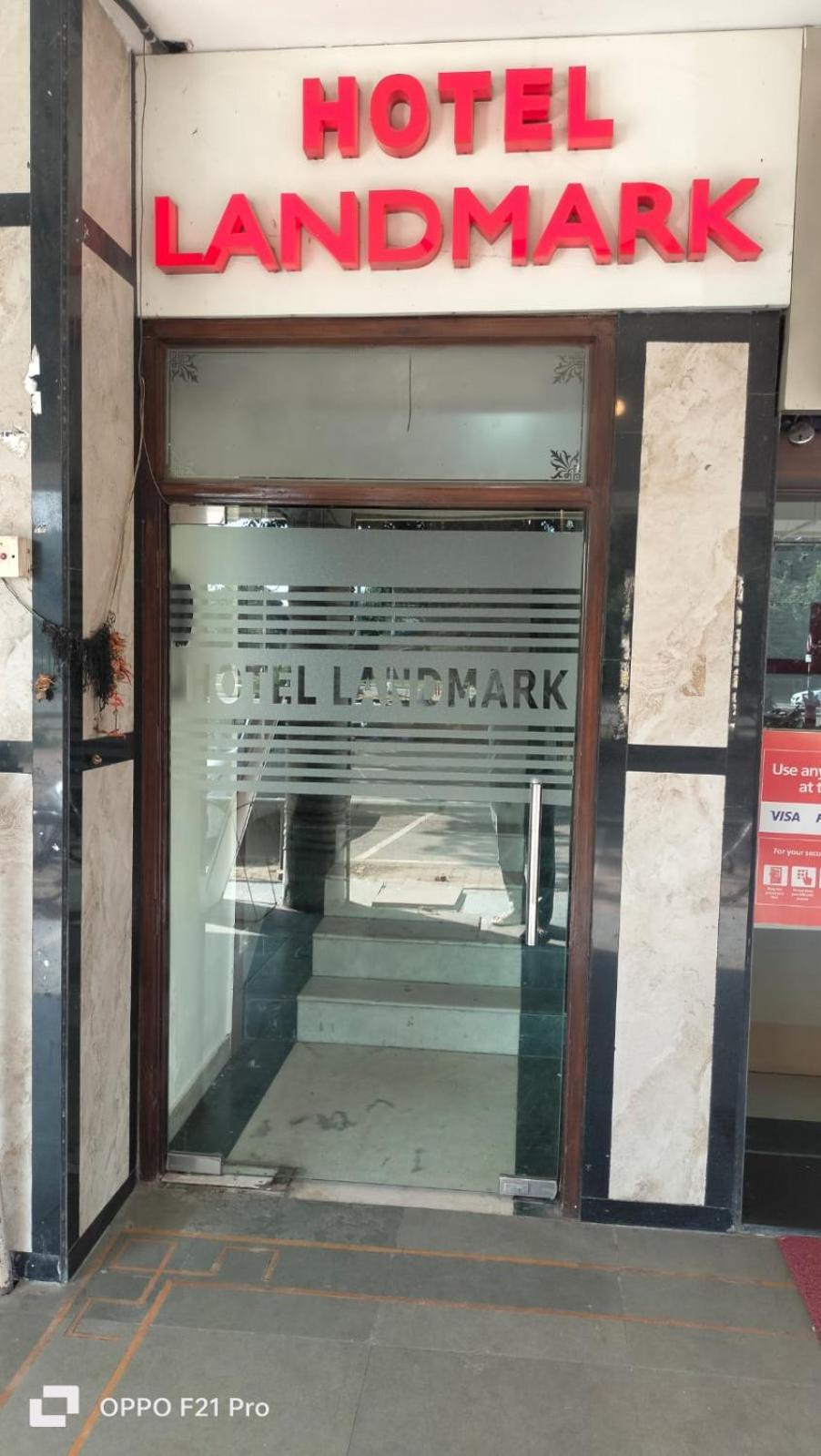 Hotel Landmark Chandīgarh Dış mekan fotoğraf